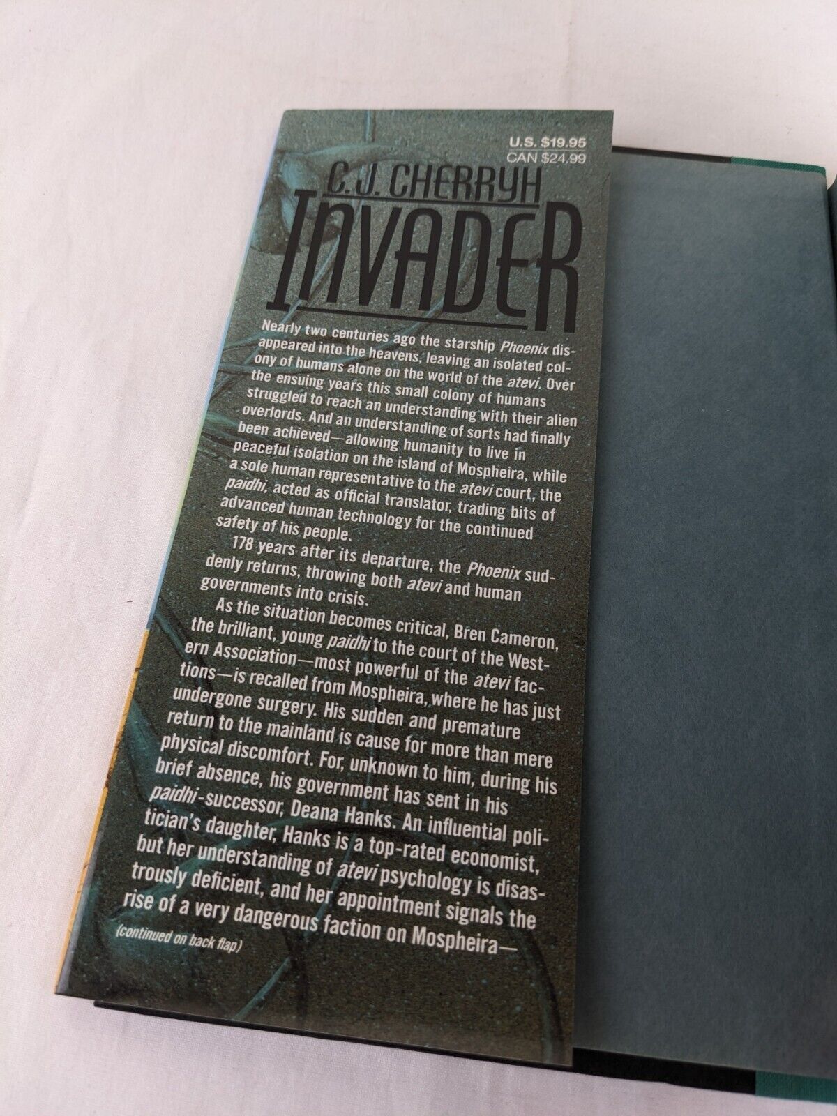 Invader by C.J. Cherryh 1995 Hardcover US First Edition - Foreigner 2