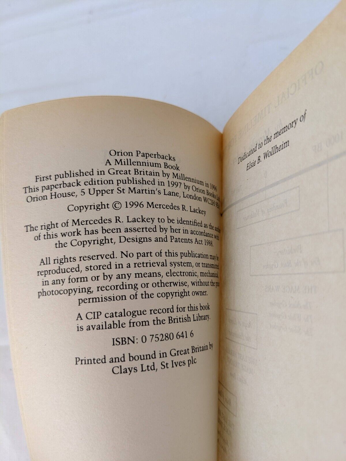 Storm rising, storm warning storm breaking - Mercedes Lackey 1995 - Valdemar