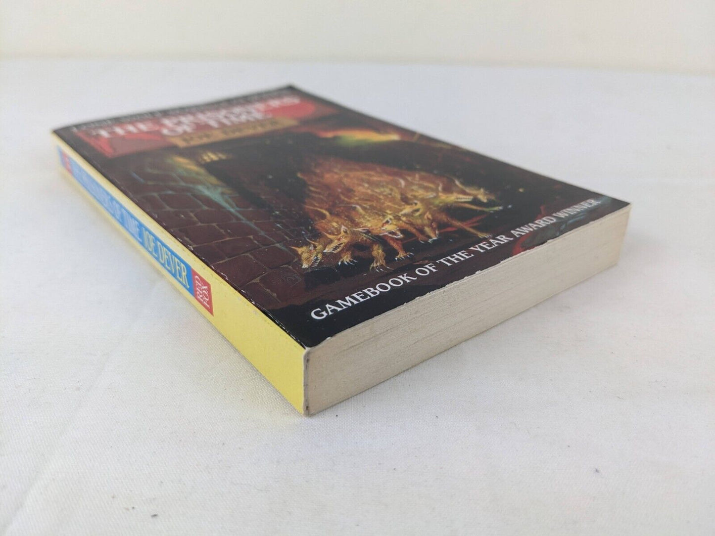 Lone wolf: the prisoners of time by Joe Dever 1990