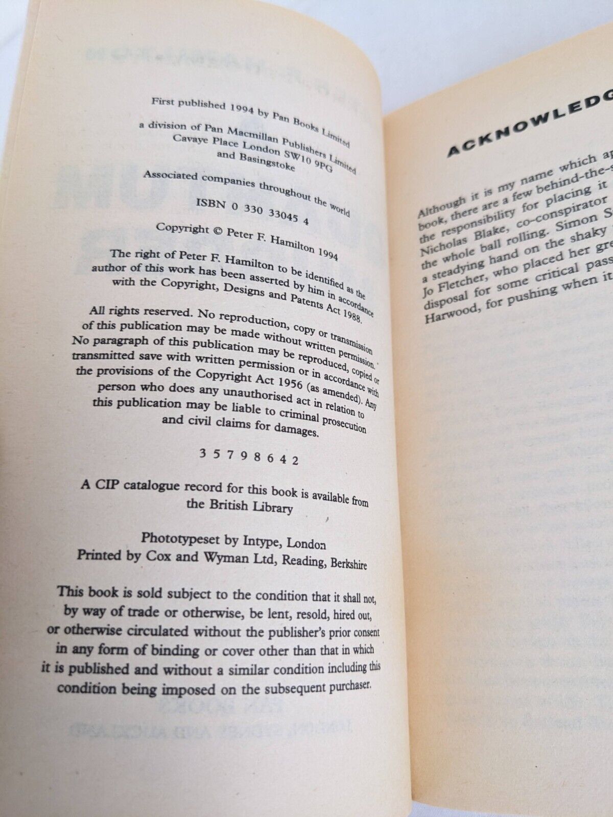 A quantum murder by Peter F. Hamilton 1994 Greg Mandel