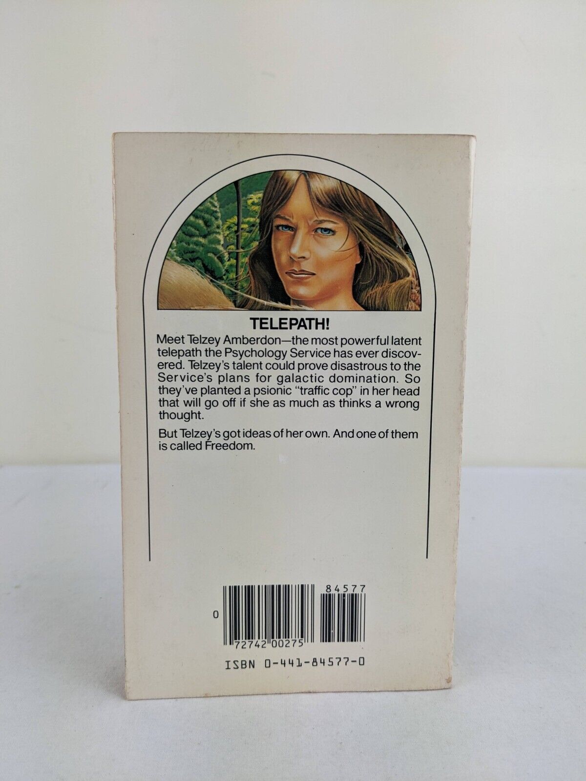 The universe against her by James H. Schmitz 1984 Telzey and Trigger