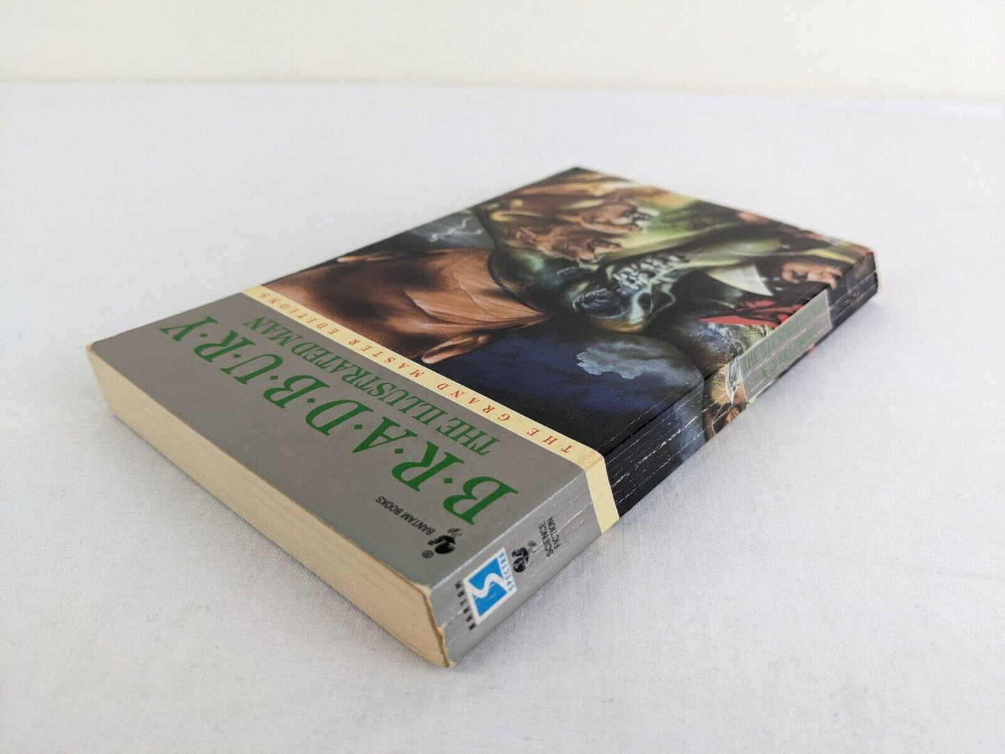 The illustrated man by Ray Bradbury - Bantam Grand master editions