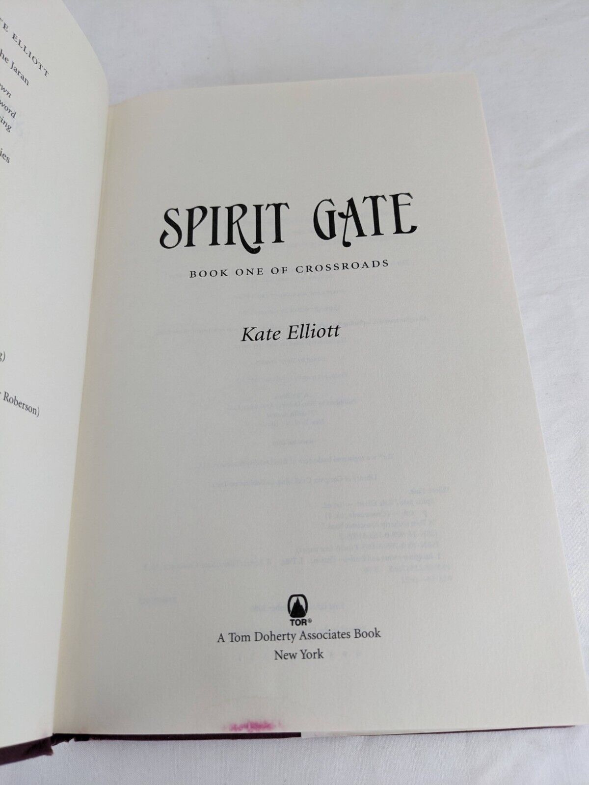 Spirit gate by Kate Elliott 2006 First Edition Hardcover - Crossroads