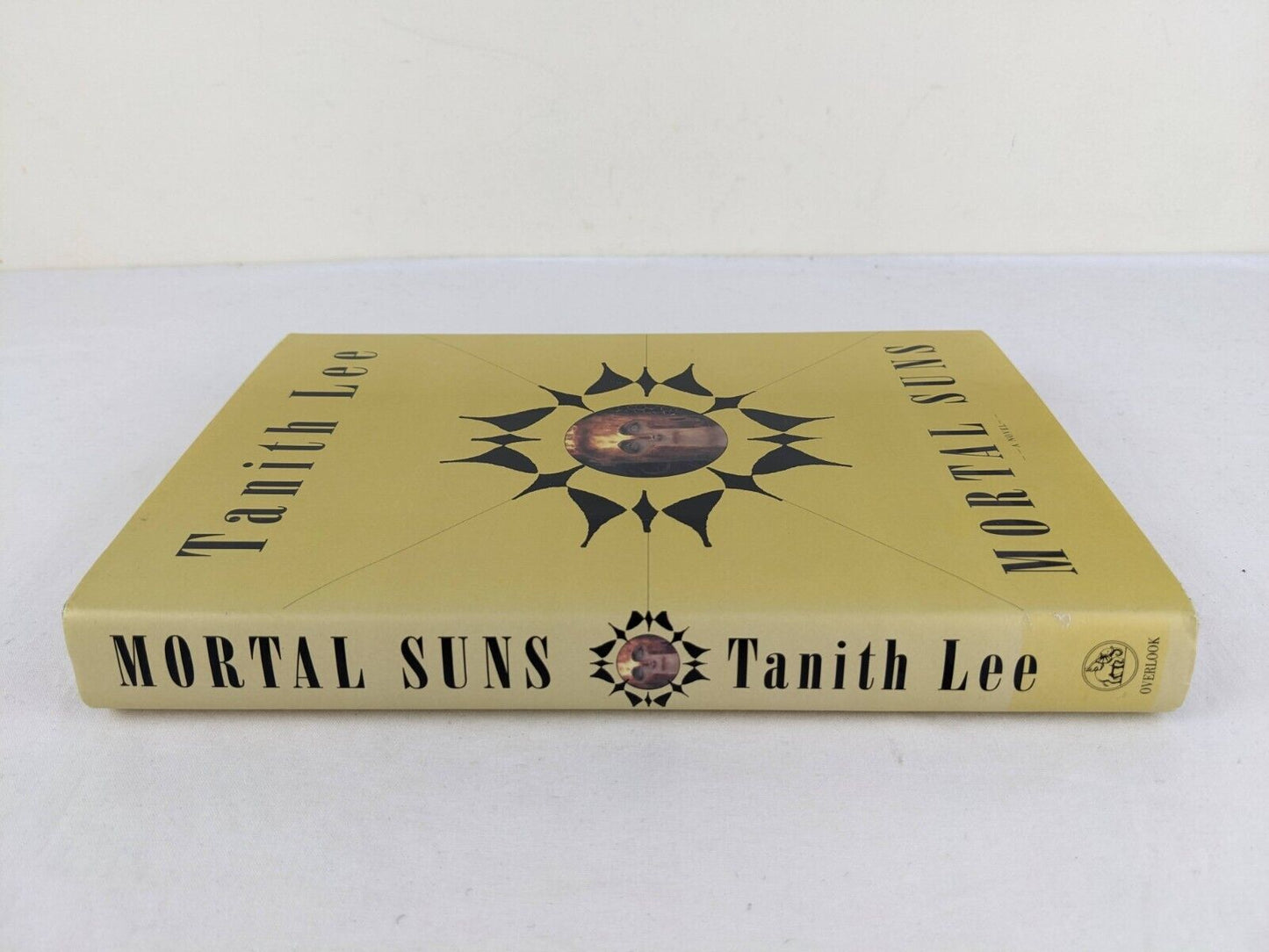 Mortal suns by Tanith Lee 2003 Hardcover First Edition