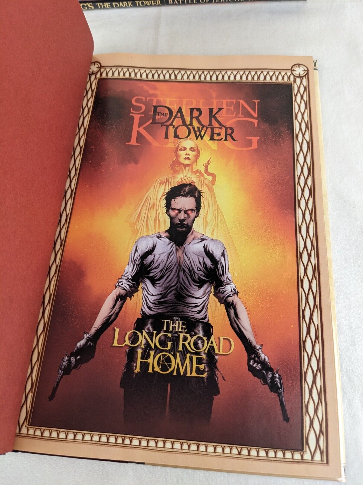 THe Dark Tower Comic series 2007 Hardcover Marvel Stephen King Robin Furth