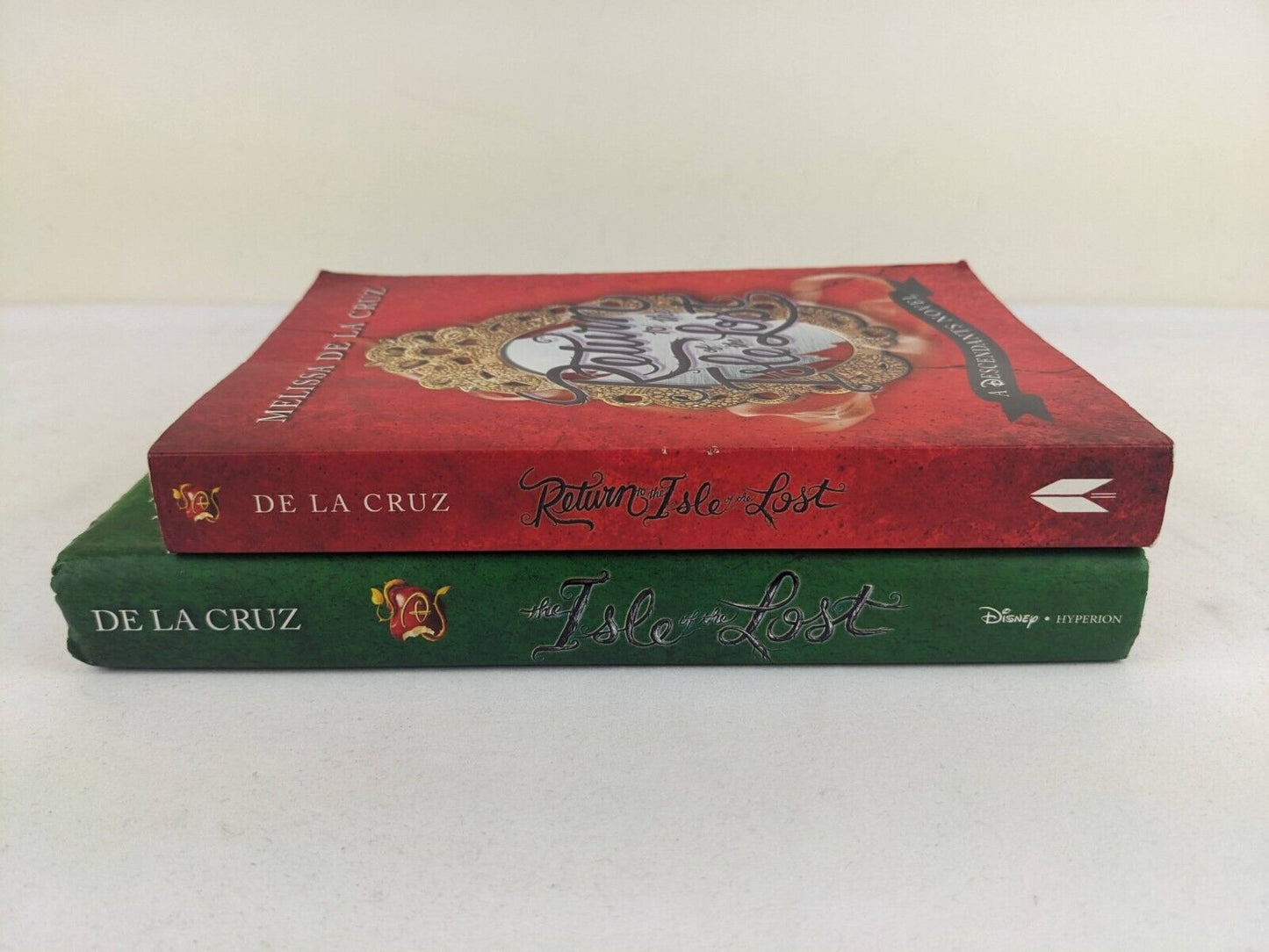 The isle of the lost & the return of the lost by Melissa De La Cruz 2015