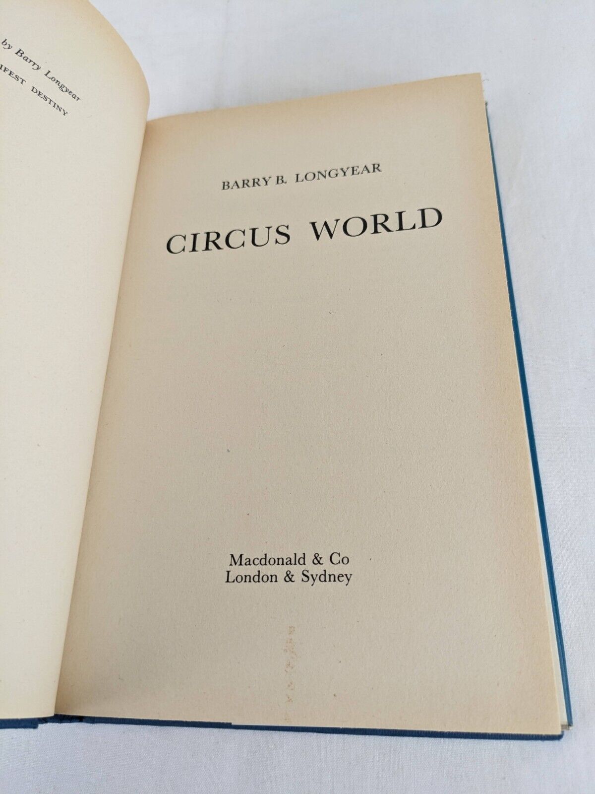 Circus World by Barry B. Longyear 1982 Hardcover Macdonald Science Fiction