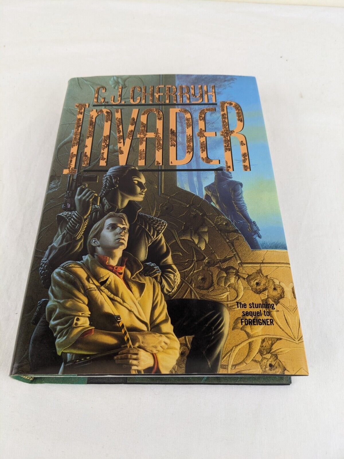 Invader by C.J. Cherryh 1995 Hardcover US First Edition - Foreigner 2