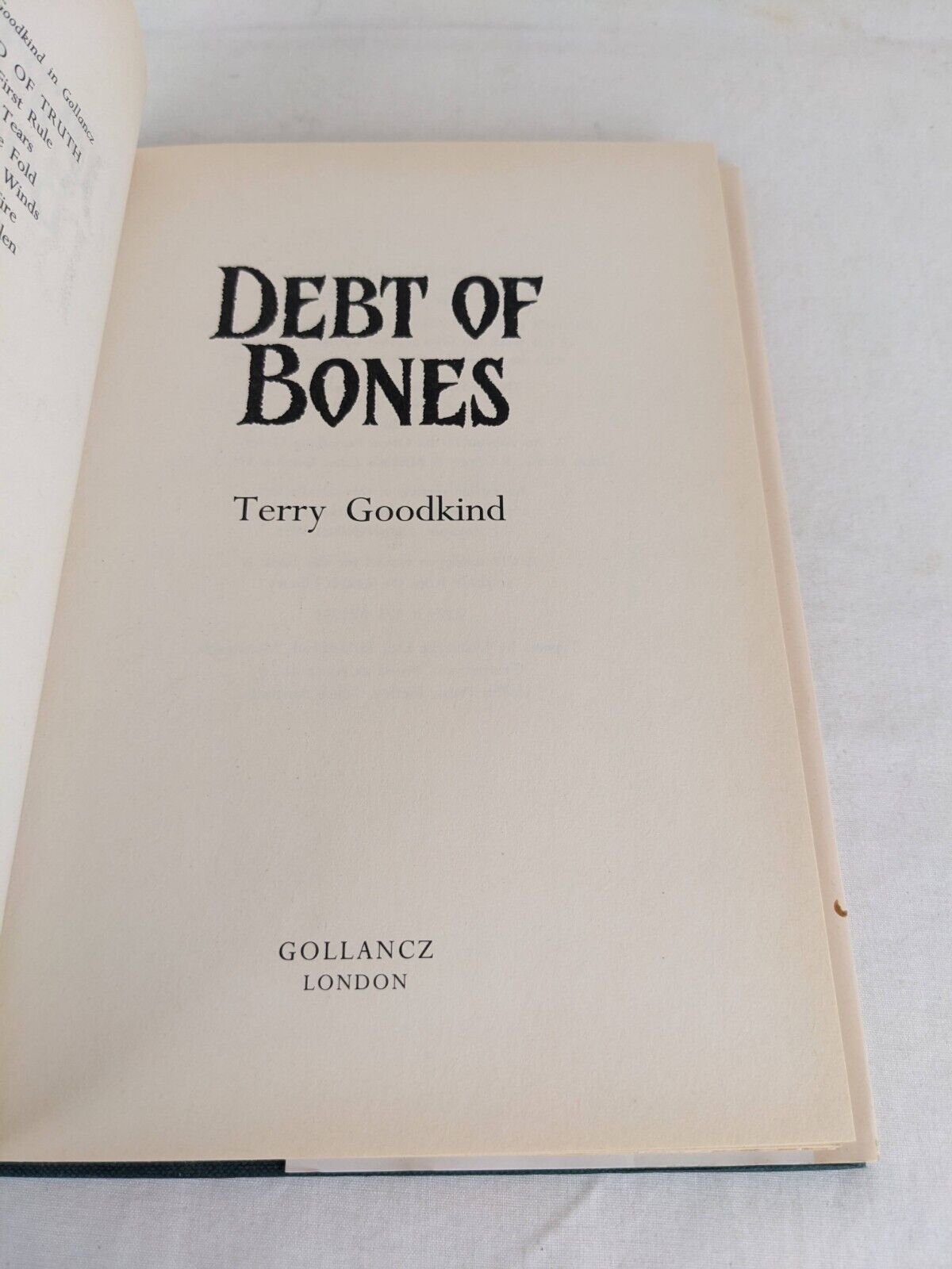 Debt of bones by Terry Goodkind 2001 Hardcover UK First Edition Sword of Truth