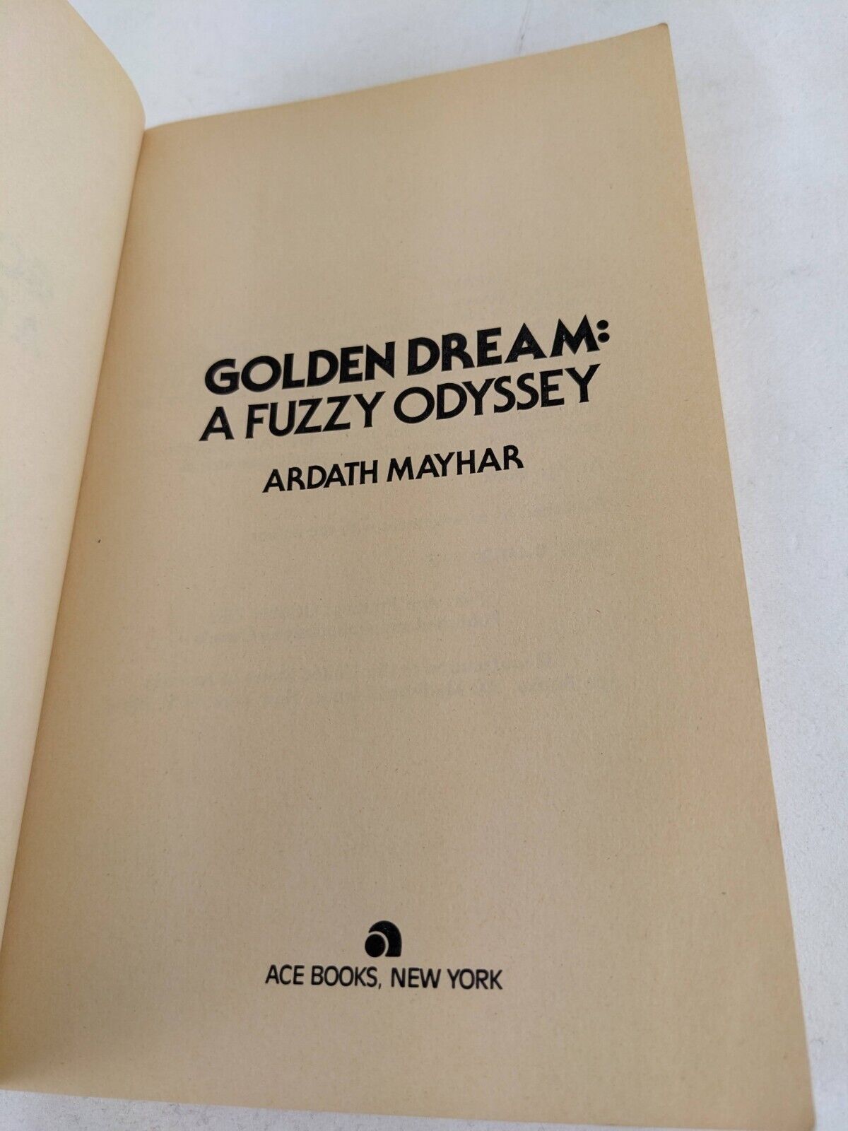 Golden Dream by Ardath Mayhar 1982 Fuzzy Sapiens