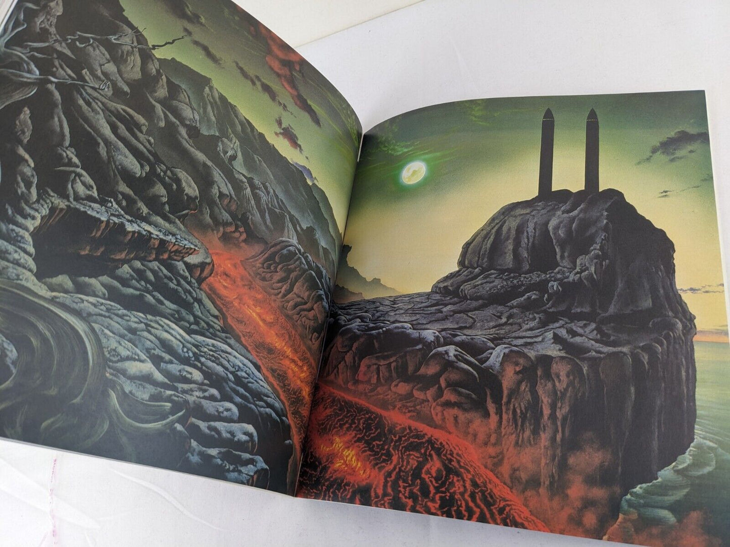 Realms of fantasy by Malcolm Edwards & Robert Holdstock 1983 Fantasy Art