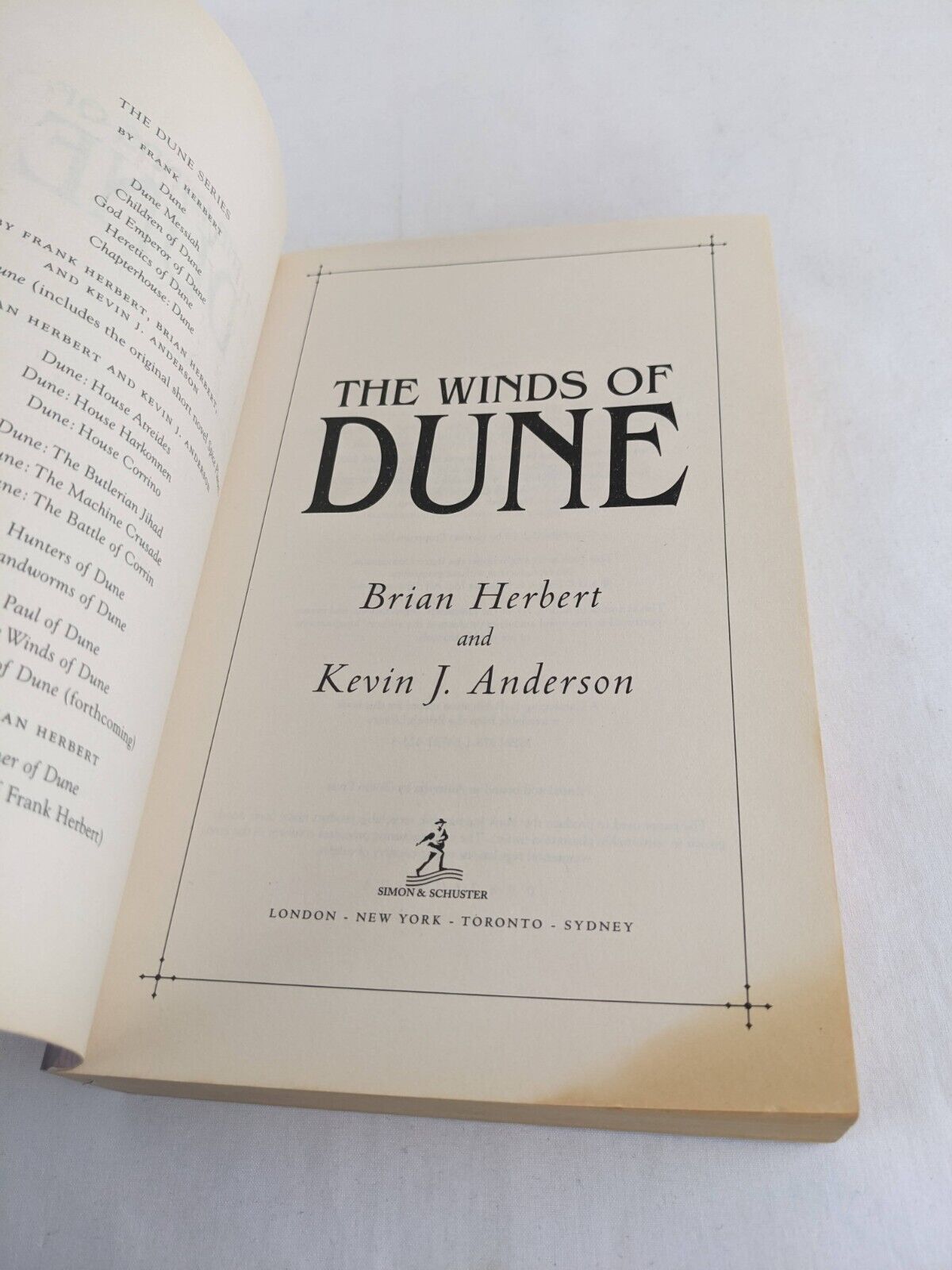 The winds of dune by Brian Herbert & Kevin J. Anderson 2009 Heroes of Dune