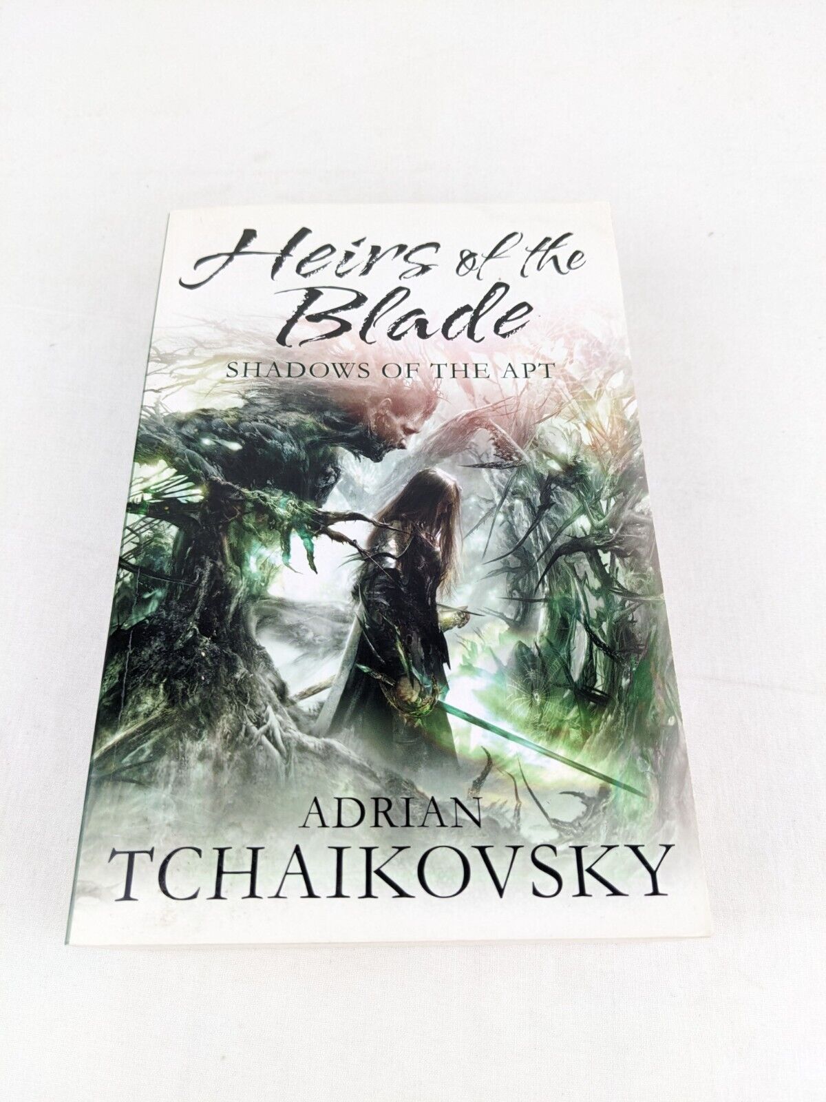 Heirs of the blade: Shadows of the apt by Adrian Tchaikovsky 2012