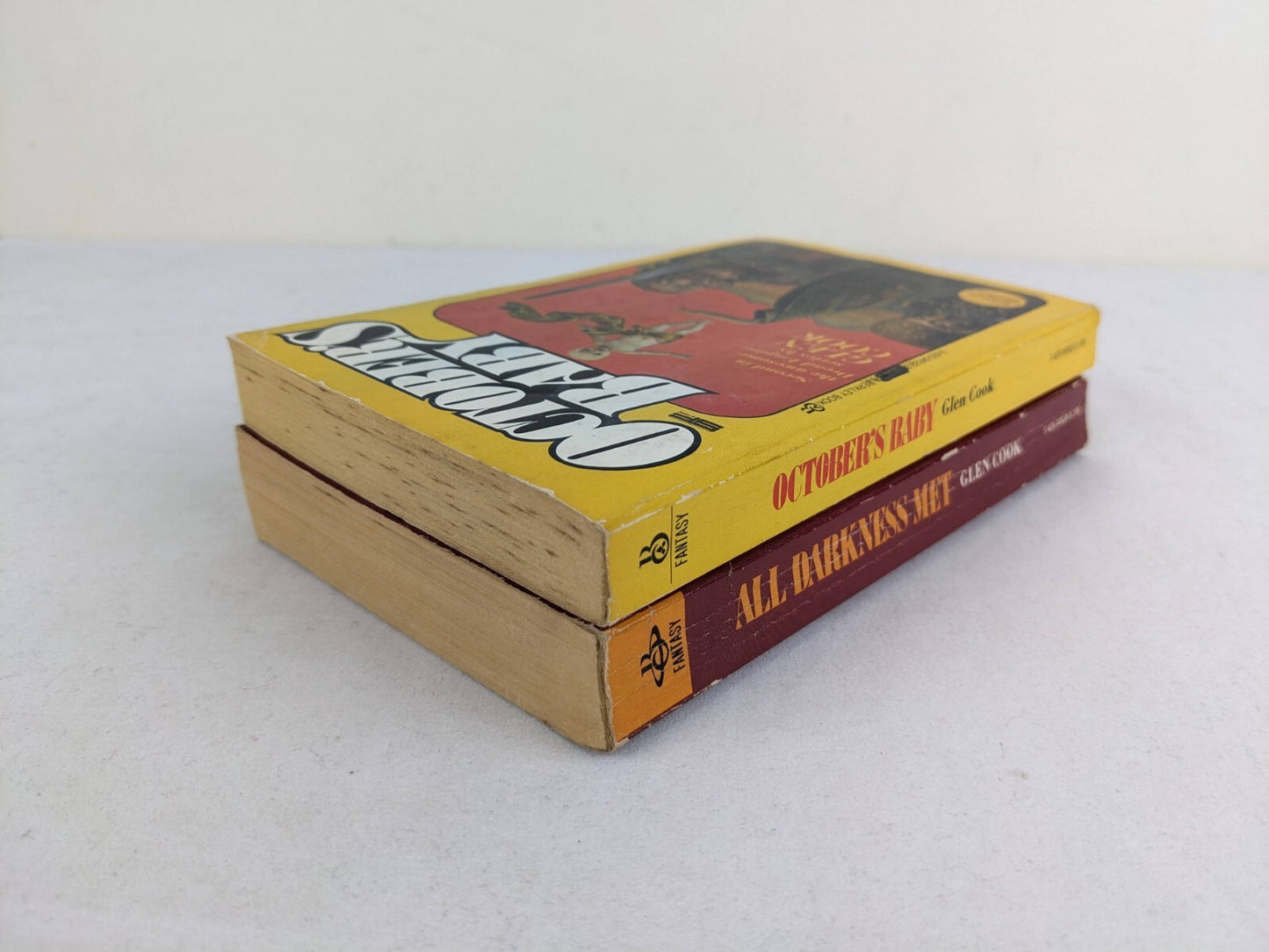 5561176