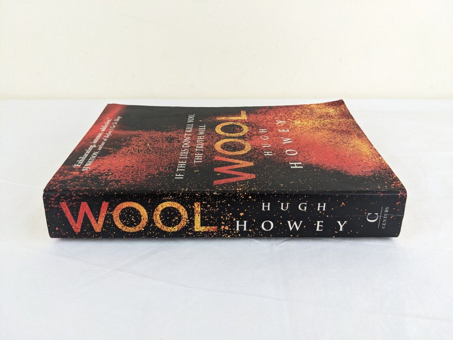 Wool by Hugh Howey 2013 Silo Series Large paperback