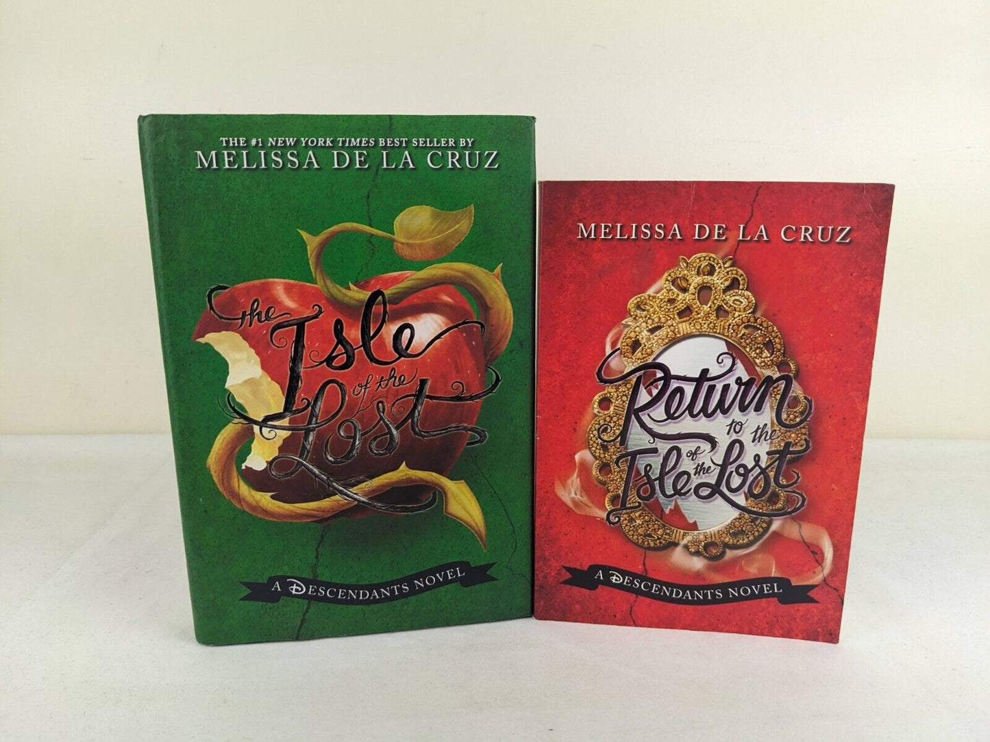 The isle of the lost & the return of the lost by Melissa De La Cruz 2015