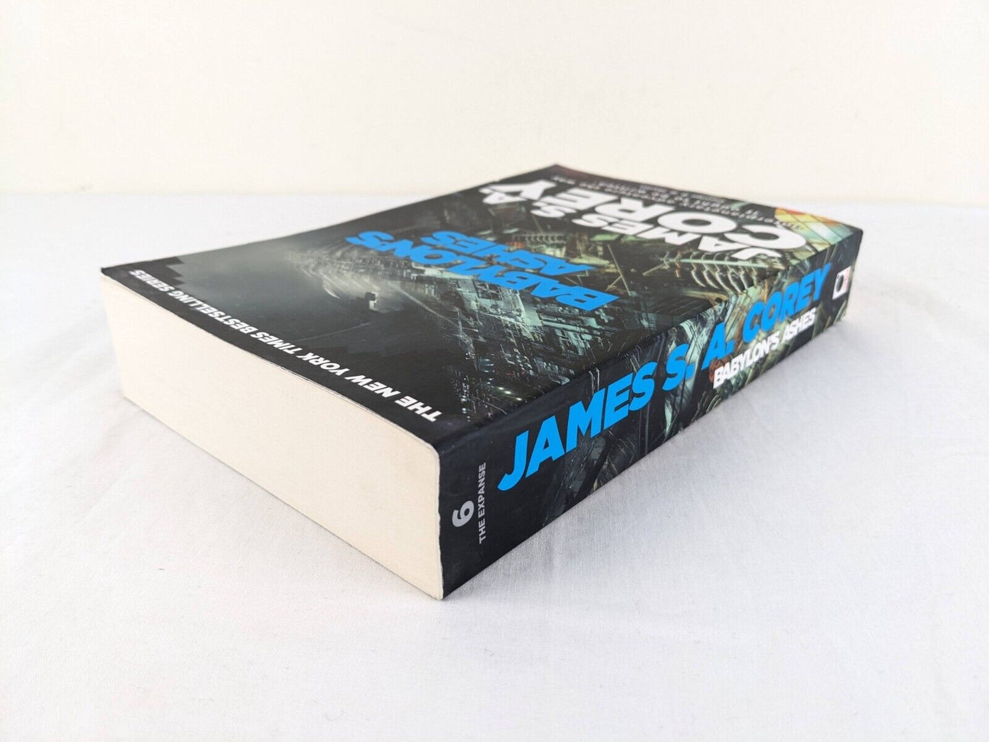 Babylon's ashes by James S. A. Corey 2016 The Expanse Large Paperback