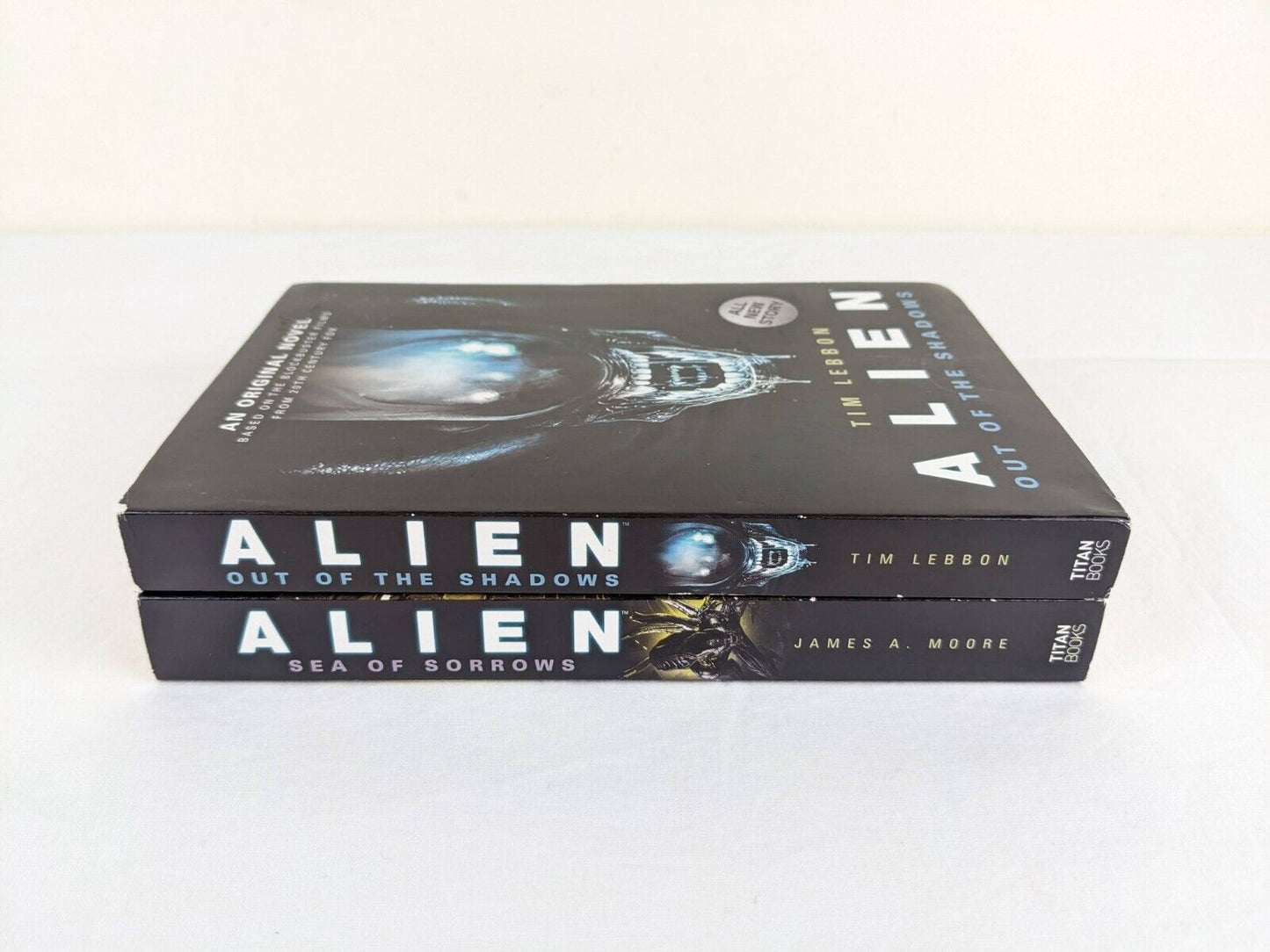 Alien: Out of the shadows & Sea of sorrows by Tim Lebbon & James Moore 2014