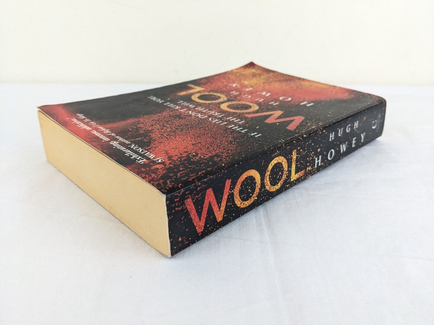 Wool by Hugh Howey 2013 Silo Series Large paperback