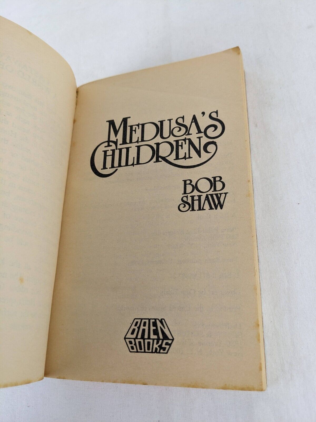 Medusa's children by Bob Shaw 1988 First Baen Printing