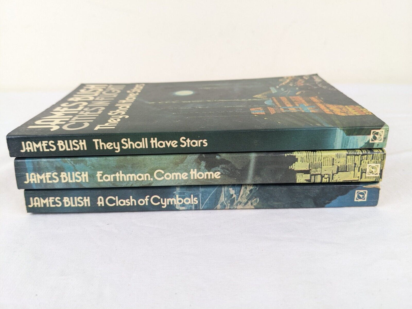 Shall have stars, Earthman & Clash of Cymbals by James Blish 1974 Arrow