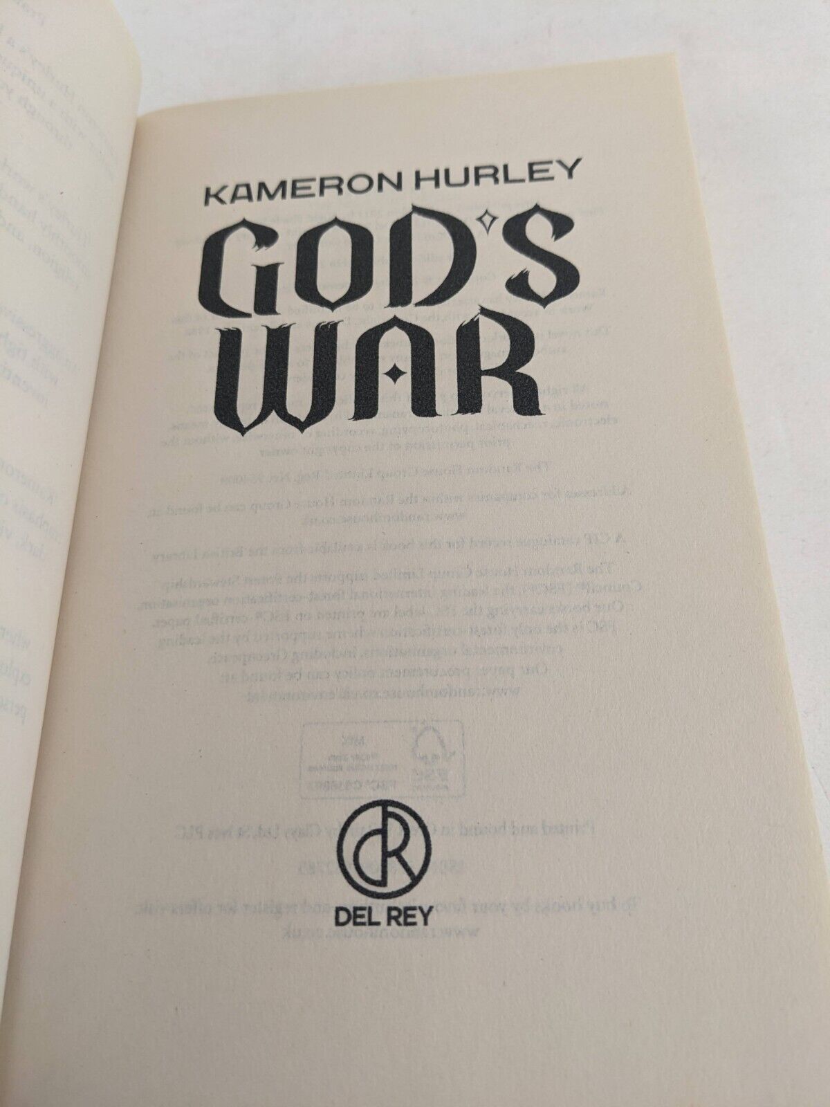 God's war by Kameron Hurley 2014 Bel Dame Apocrypha