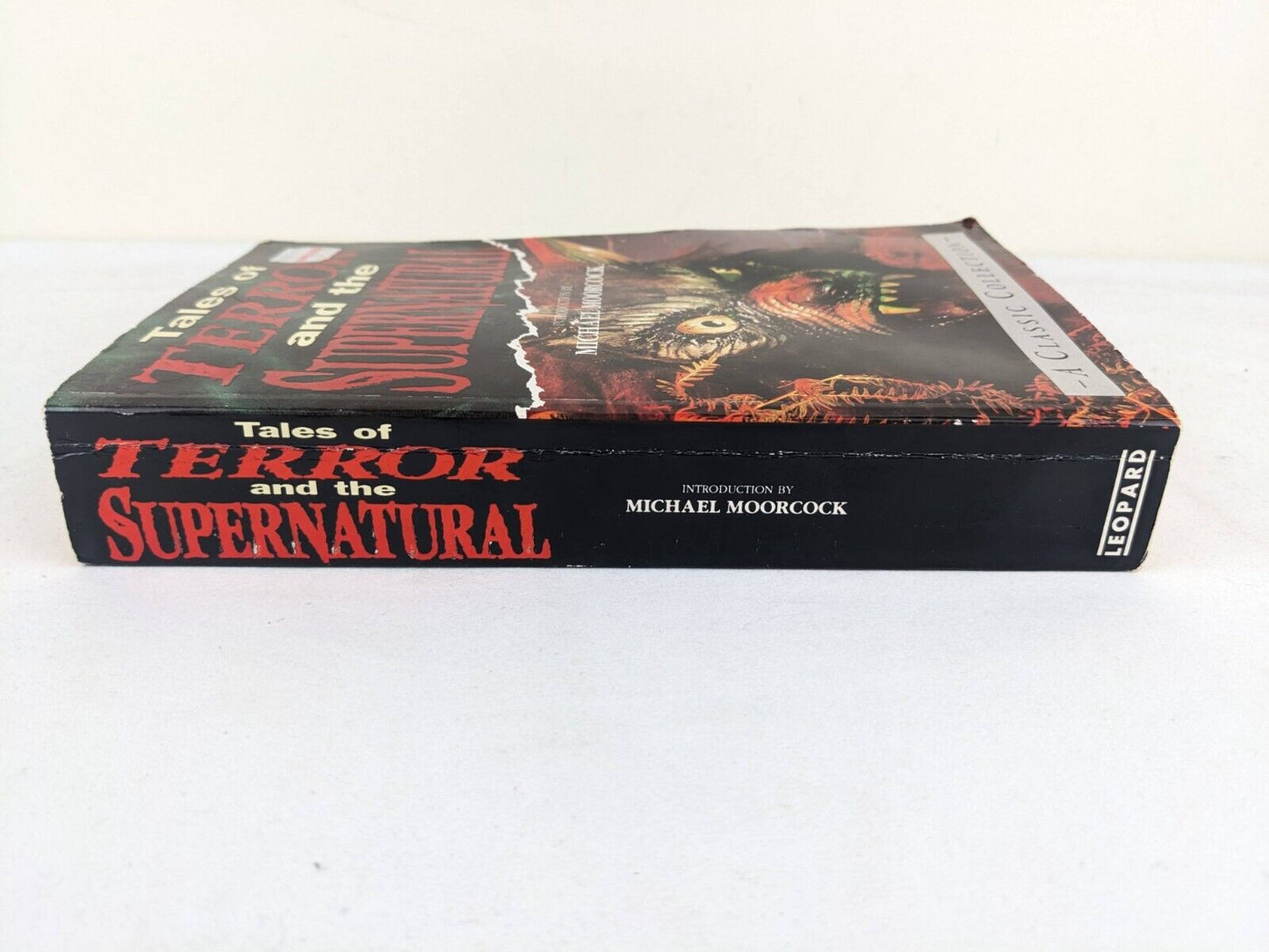 Tales of terror and the supernatural introduced by Michael Moorcock 1996