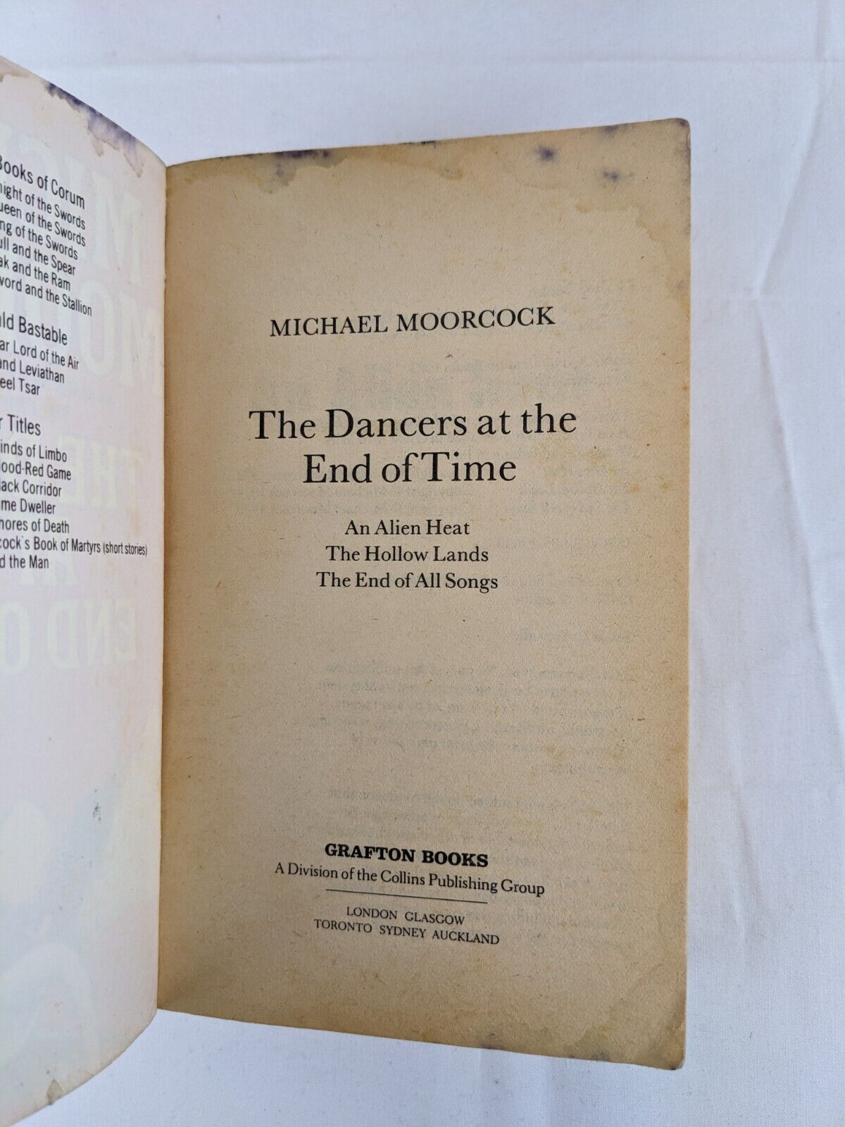 Dancers at the end of time & History of the runestaff by Michael Moorcock 1986