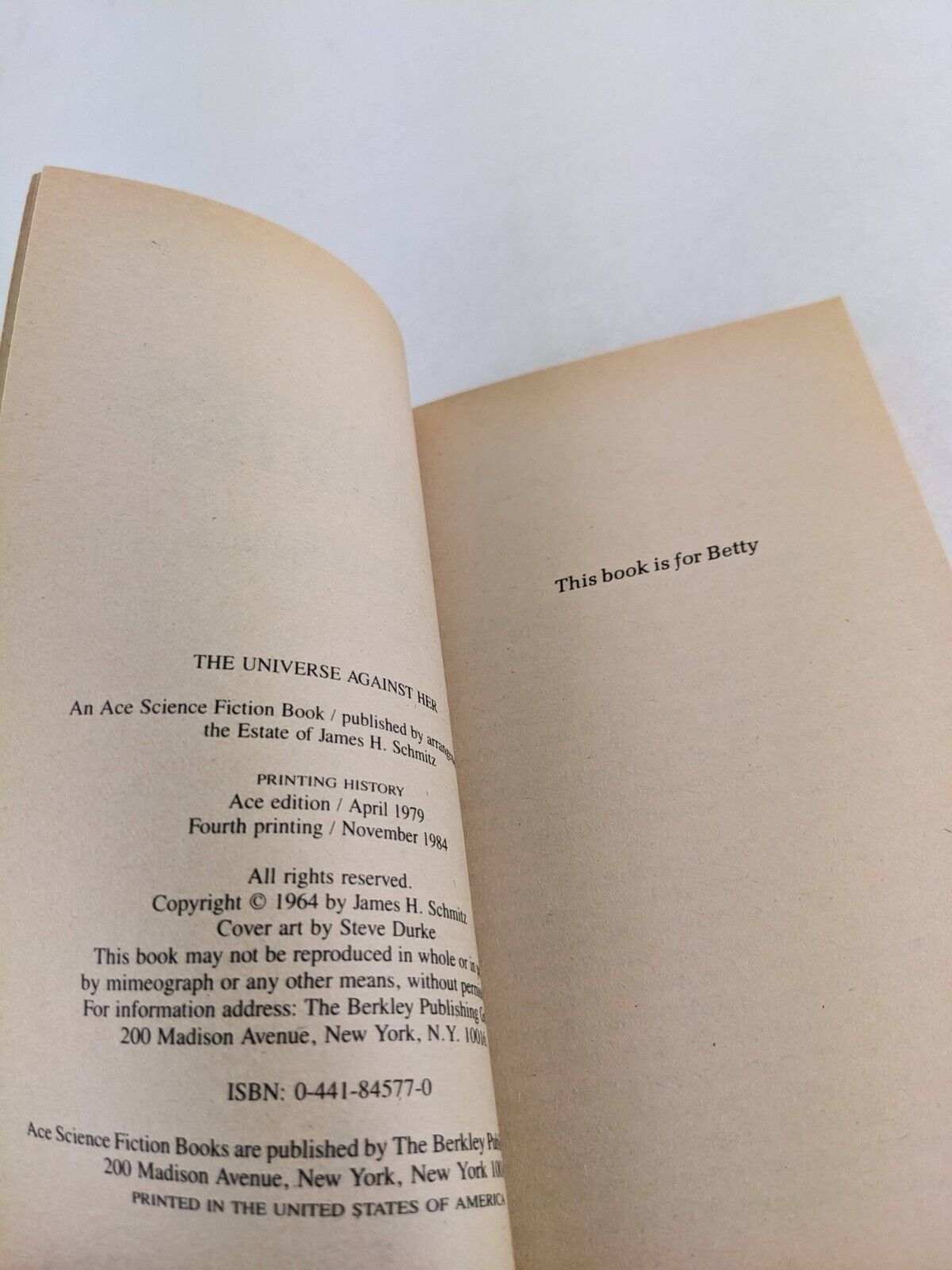 The universe against her by James H. Schmitz 1984 Telzey and Trigger