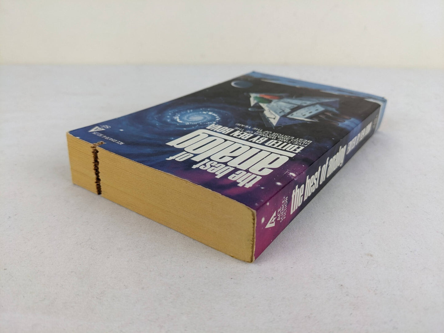 5597586