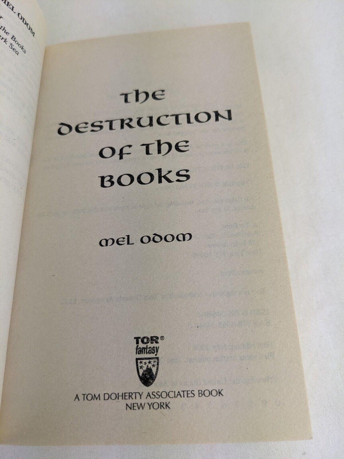 The destruction of the books by Mel Odom 2005 - The rover